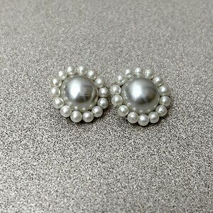 (3/$50) Vintage clip-on earrings